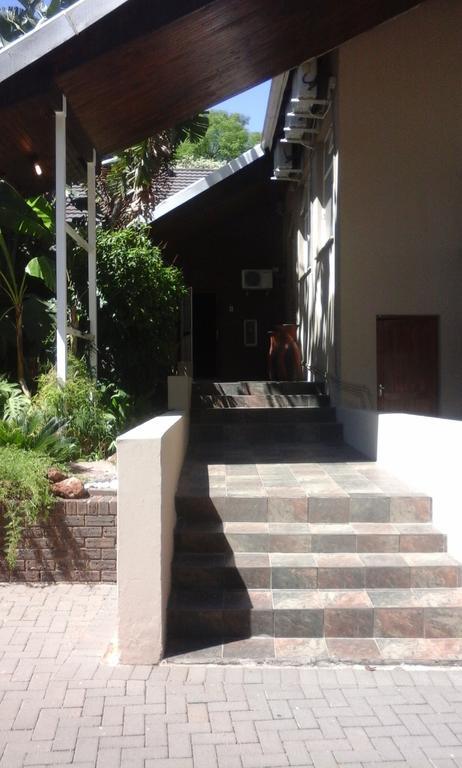 Rustenburg Guesthouse ภายนอก รูปภาพ