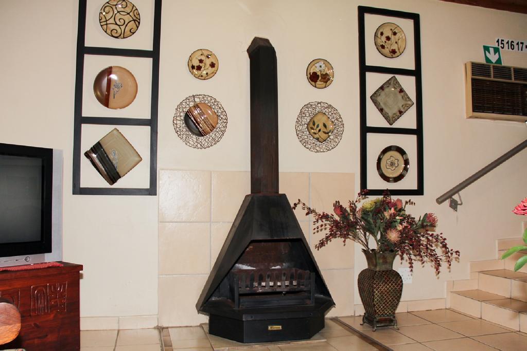 Rustenburg Guesthouse ภายนอก รูปภาพ